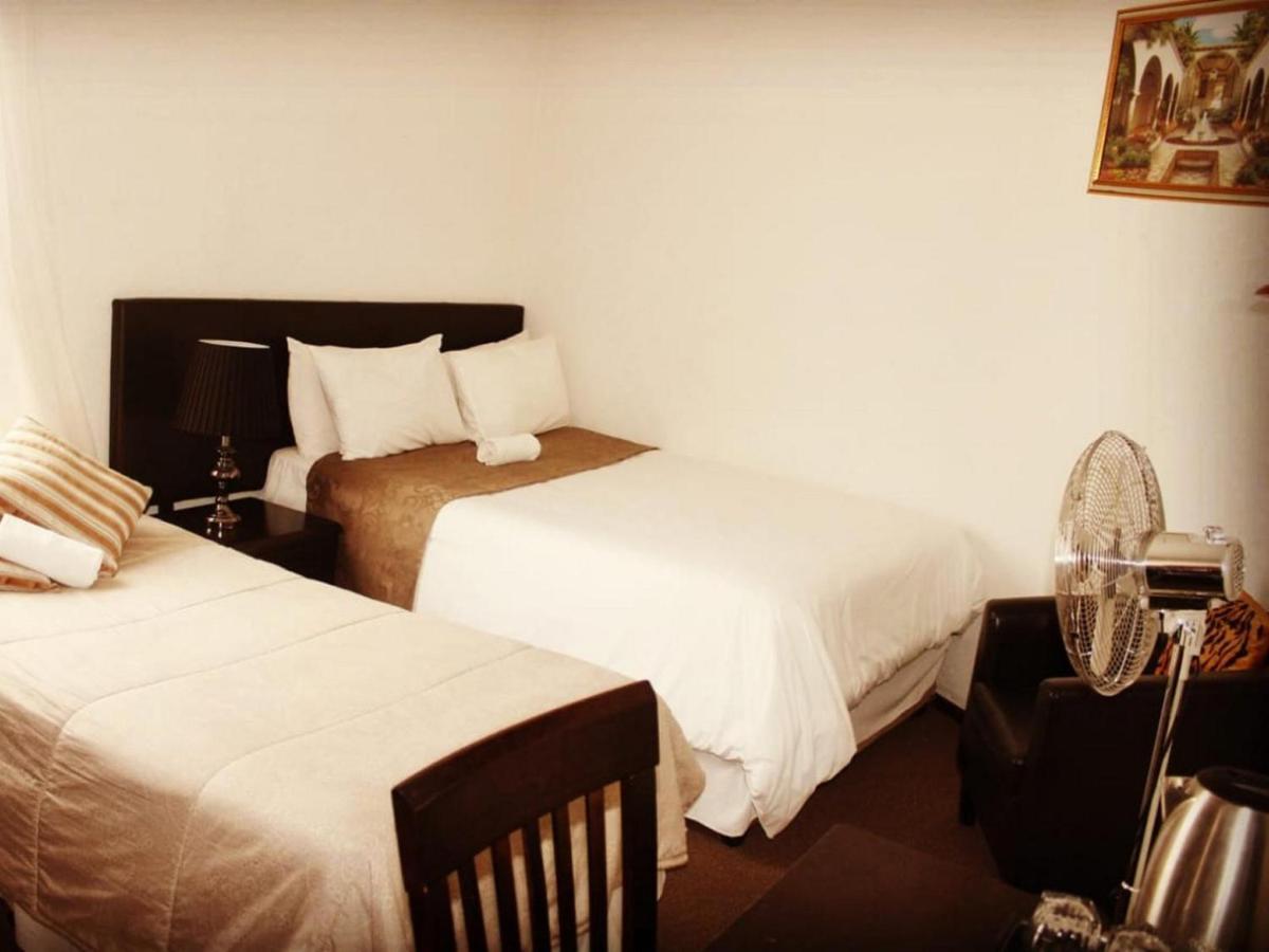 Moshitametsi Guesthouse ケンプトンパーク エクステリア 写真