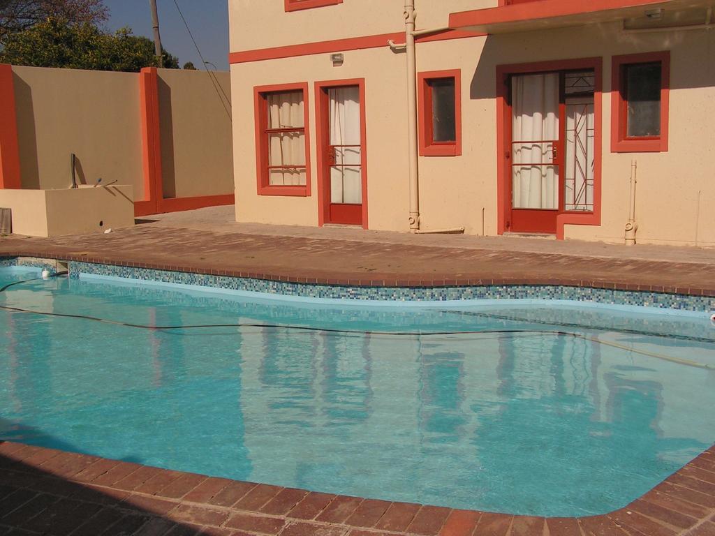 Moshitametsi Guesthouse ケンプトンパーク エクステリア 写真