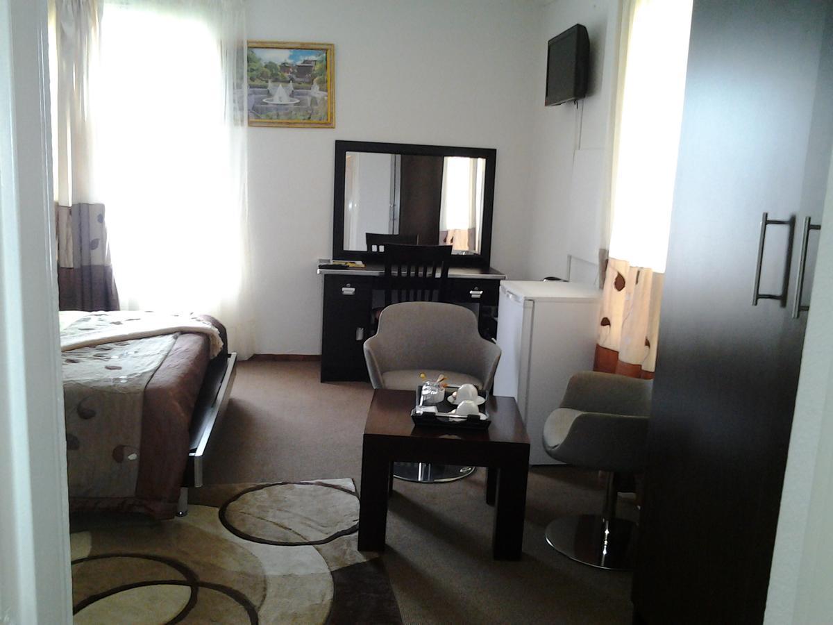 Moshitametsi Guesthouse ケンプトンパーク エクステリア 写真