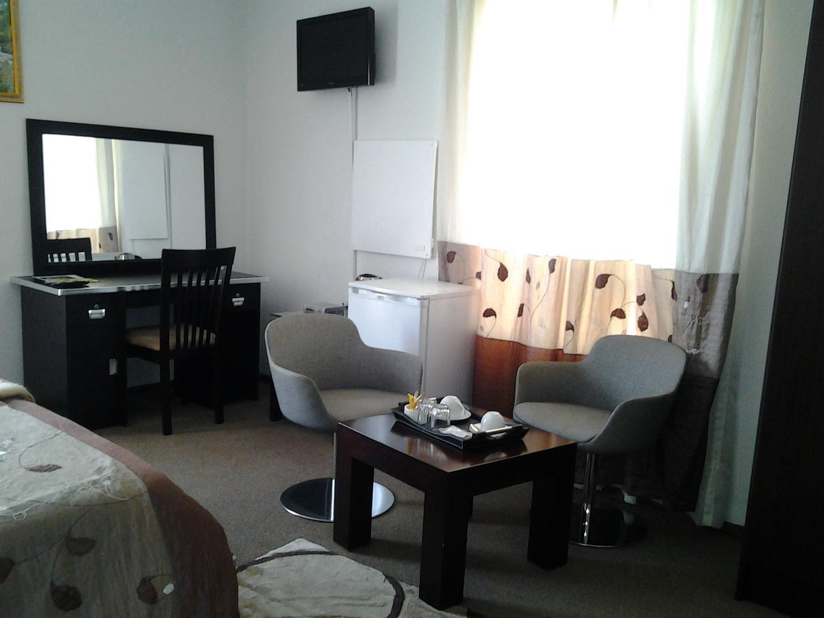 Moshitametsi Guesthouse ケンプトンパーク エクステリア 写真