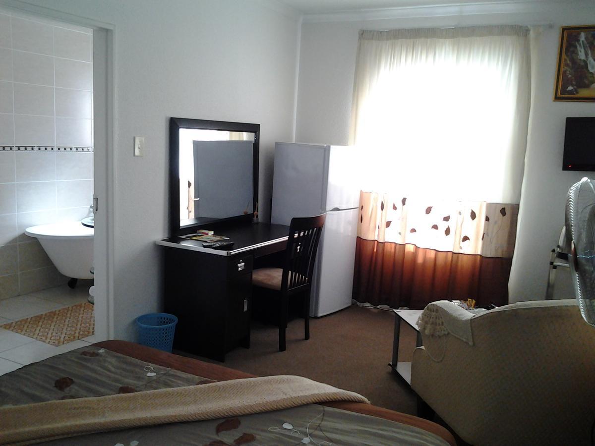 Moshitametsi Guesthouse ケンプトンパーク エクステリア 写真