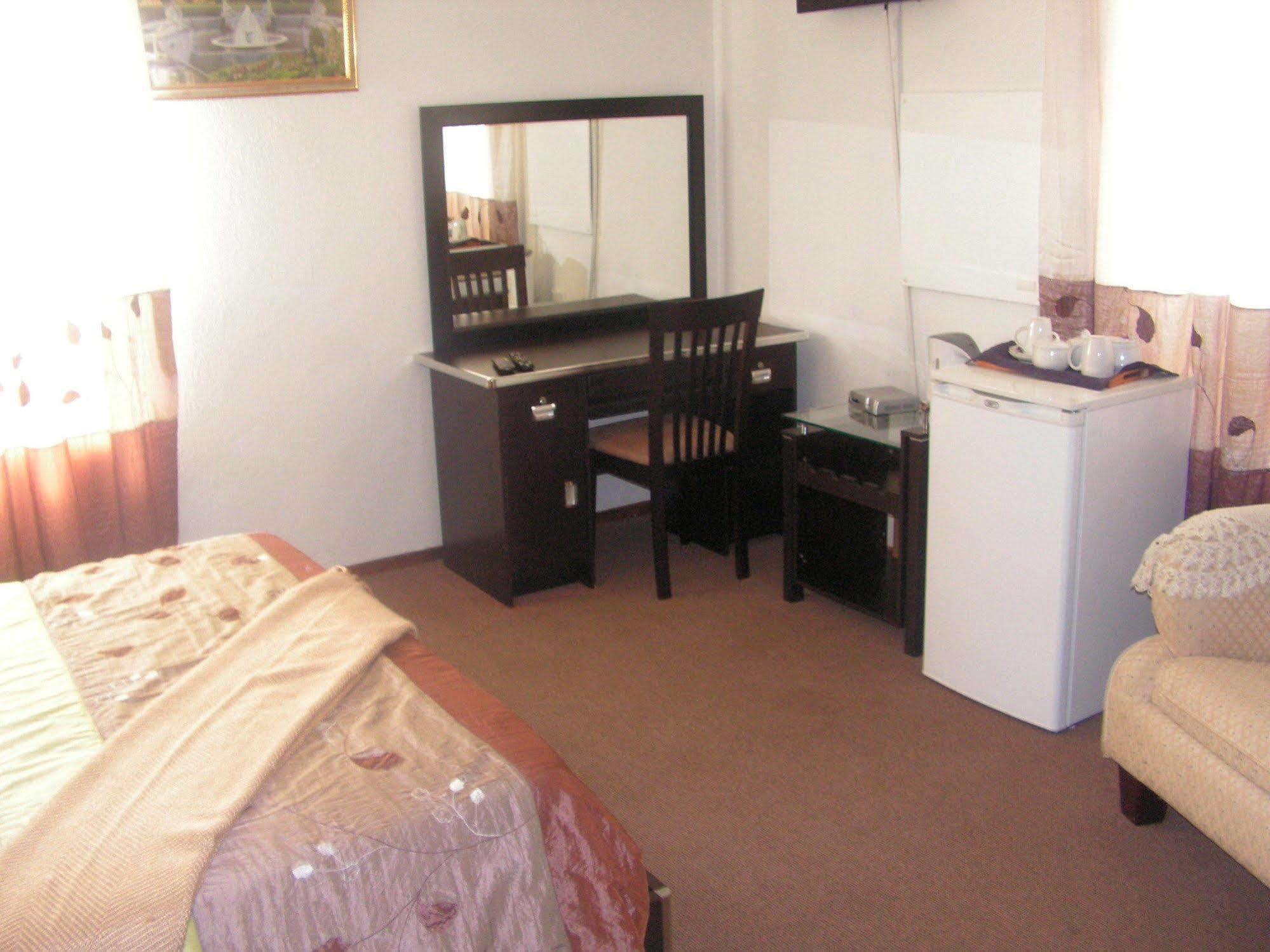 Moshitametsi Guesthouse ケンプトンパーク エクステリア 写真
