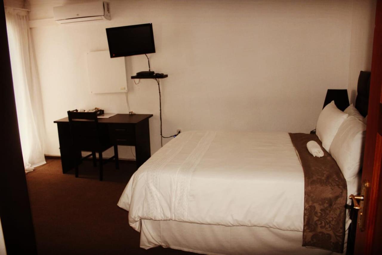Moshitametsi Guesthouse ケンプトンパーク エクステリア 写真