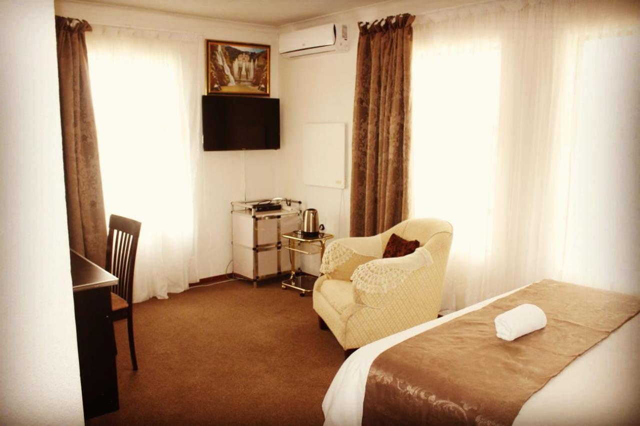 Moshitametsi Guesthouse ケンプトンパーク エクステリア 写真