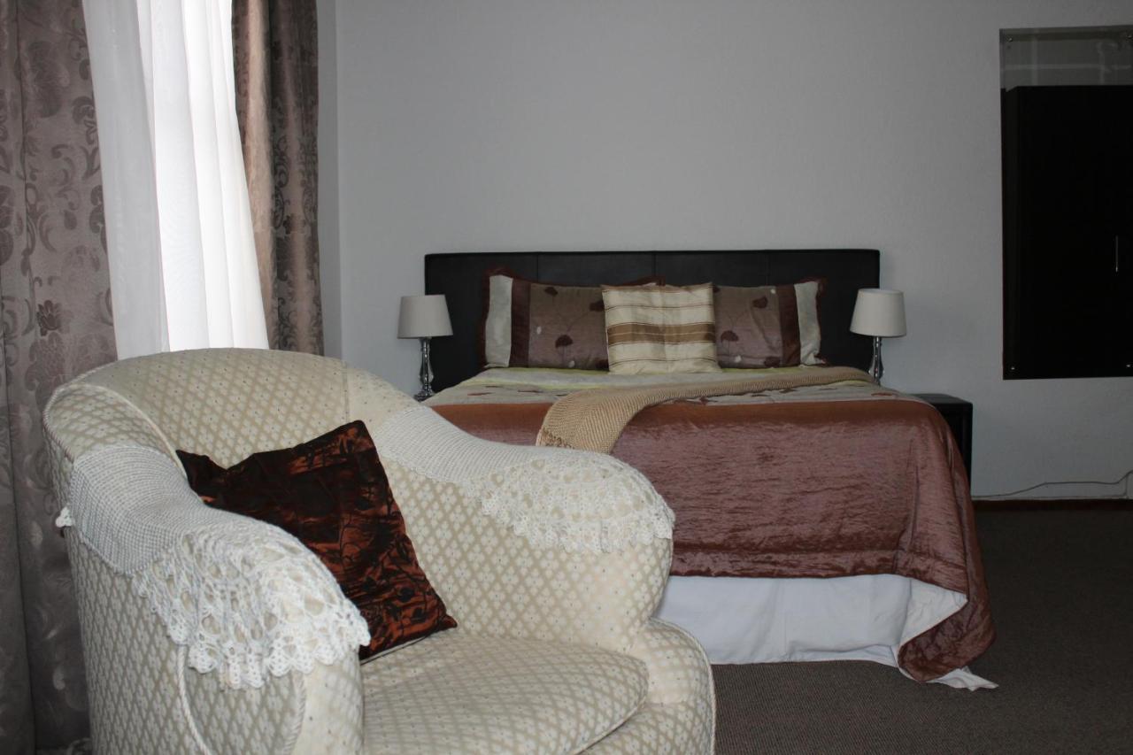 Moshitametsi Guesthouse ケンプトンパーク エクステリア 写真